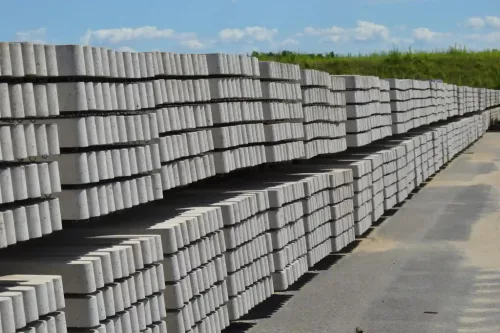 Betonoszlop 10x10x400 cm szögletes