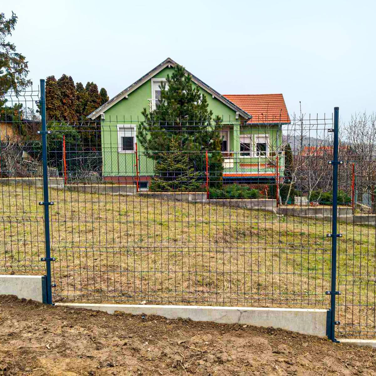 Ponthegesztett táblás kerítésrendszer 2